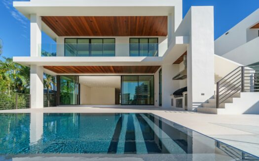 Buying a Luxury Villa in Tulum: Returns, Best Areas, Pros and Cons